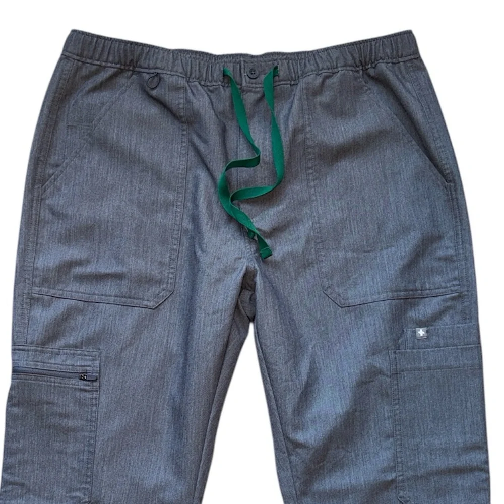Figs Cairo Cargo Scrub Pants in Graphite, Size Large